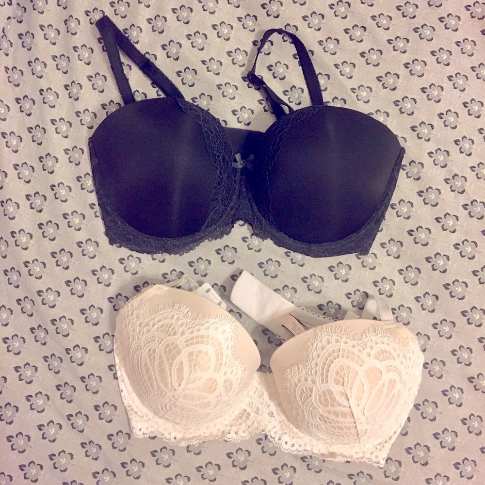 2 Victoria’s Secret Bras